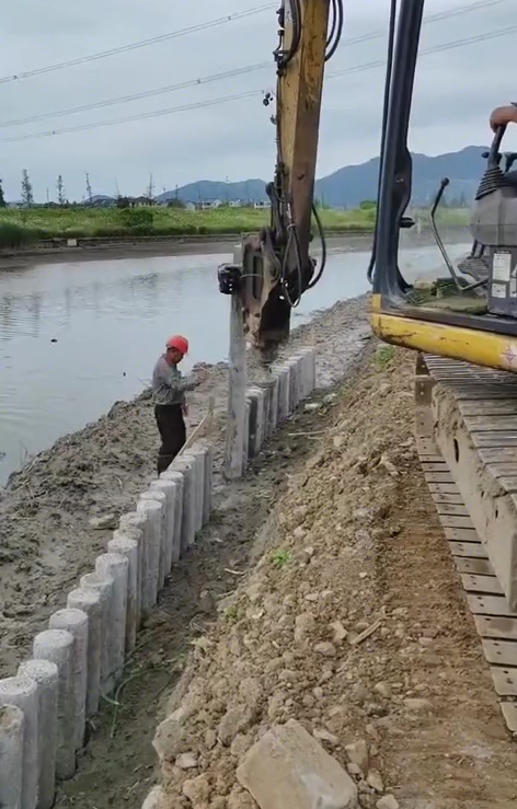 水泥仿木樁廠家泓樺錦嘉 - 打水泥樁多少錢一米？