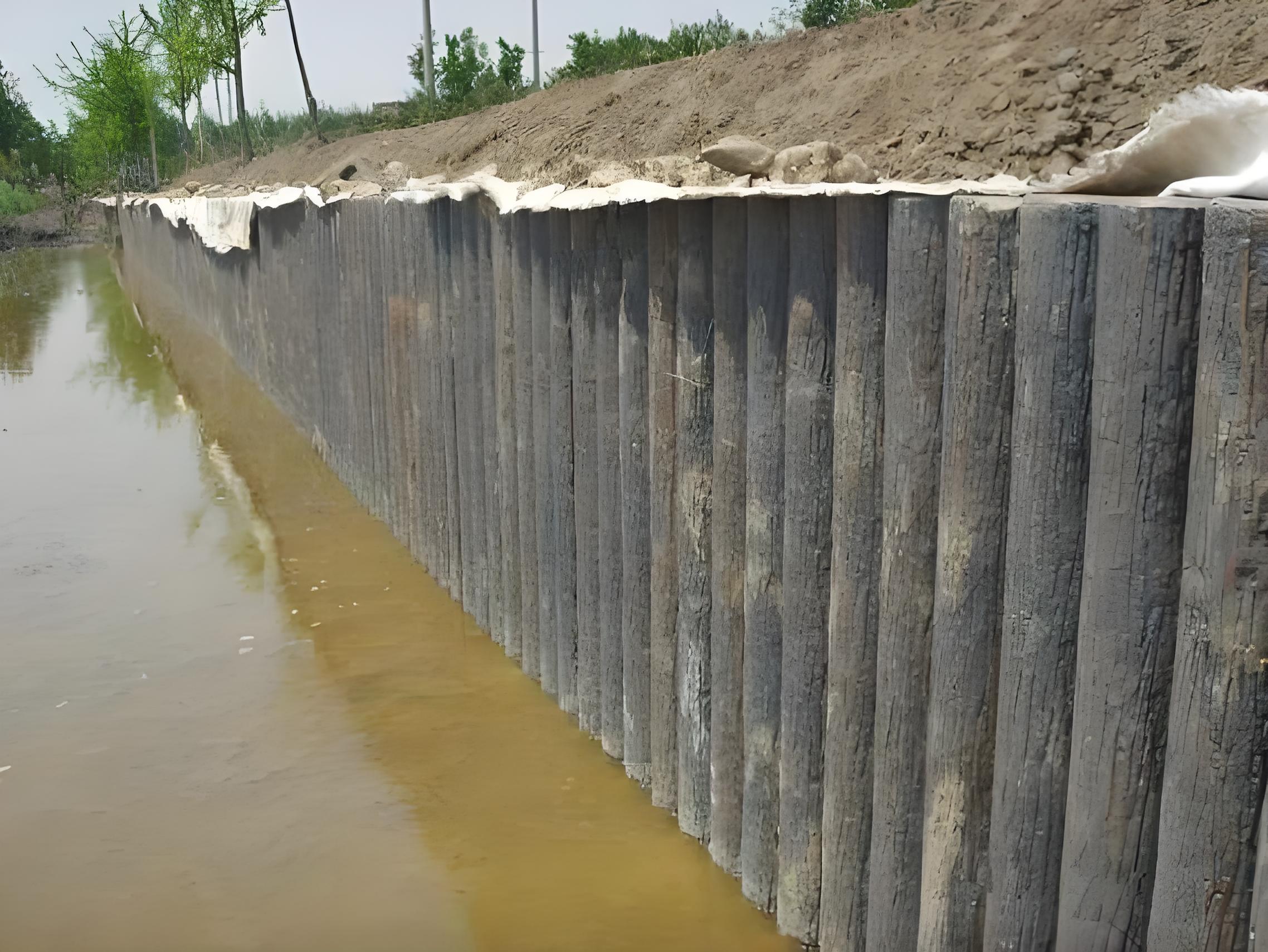 水泥仿木樁施工隊(duì)泓樺錦嘉-河道仿木樁的安裝價(jià)格是多少？